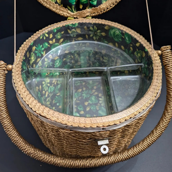 Vintage Woven Round Sewing Basket with floral Lid/Interior. - Picture 3 of 7